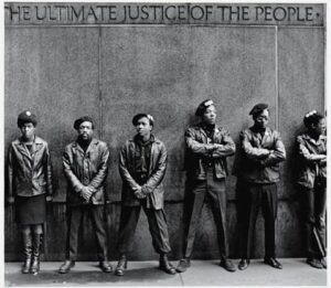 Leia mais sobre o artigo ✊🏿 Como surgiu a resistência dos Panteras Negras